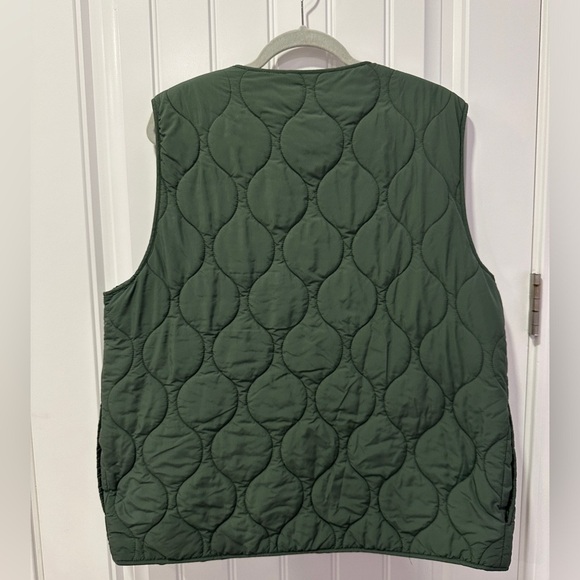 New Look | Olive Quilted Vest | Size: Medium - Picture 7 of 7